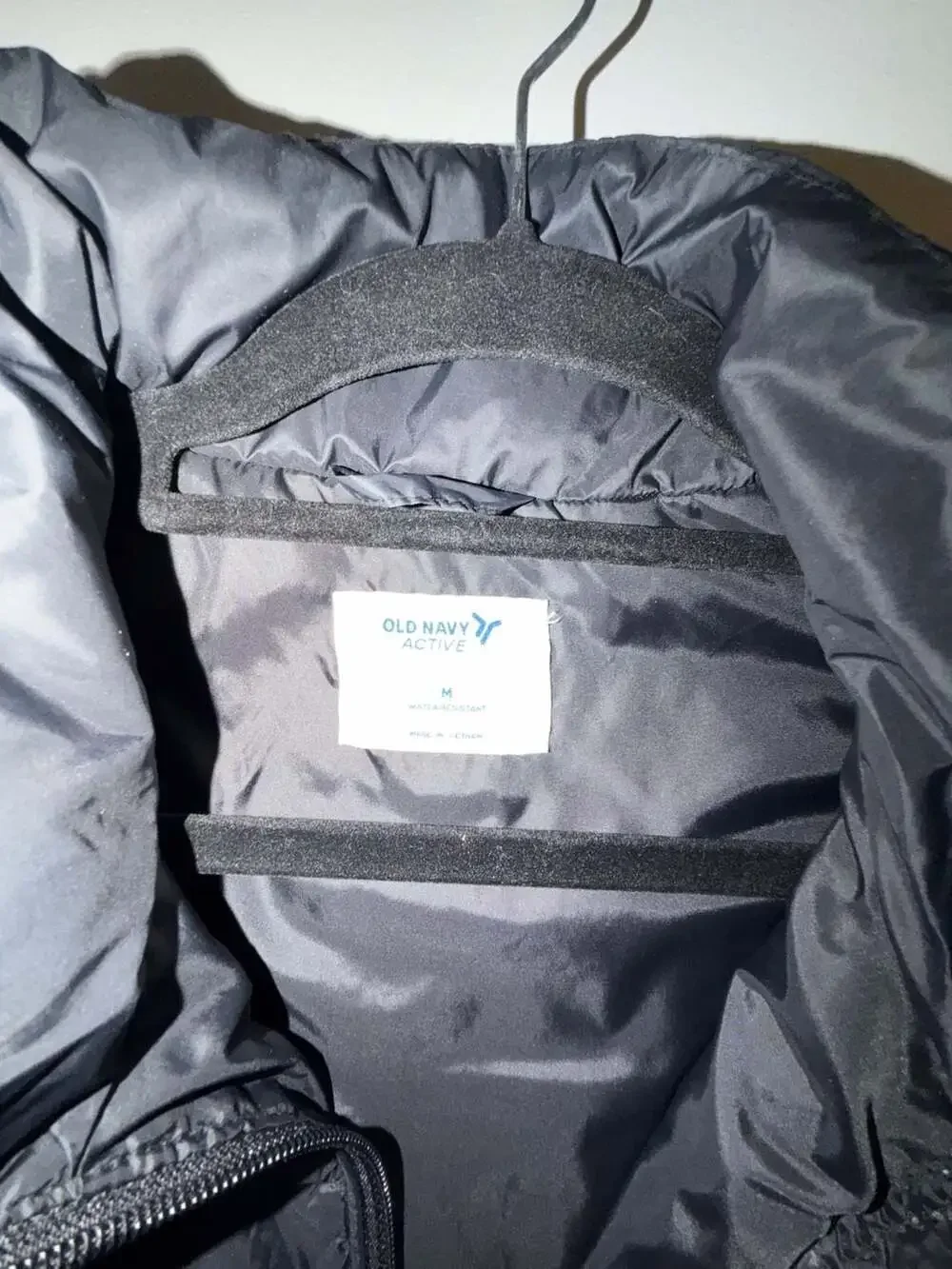 Old Navy Active Water-Resistant Narrow-Channel Puffer Vest